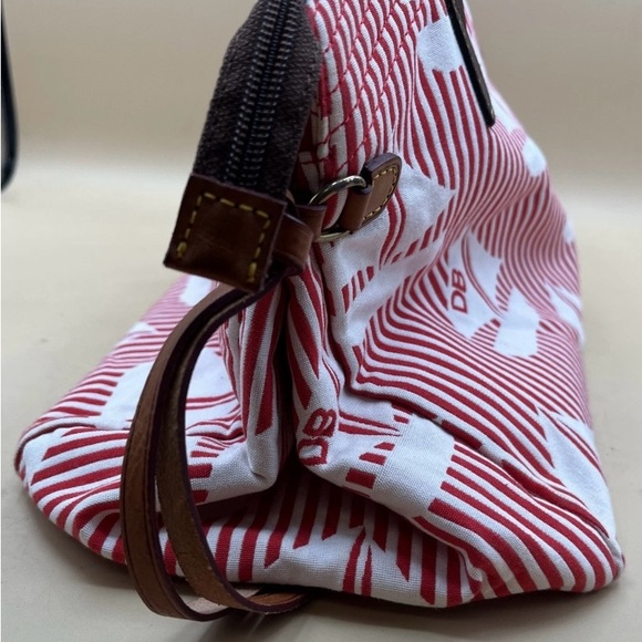 Dooney & Bourke Red and White Sailboat Tote Bag - Picture 2 of 9
